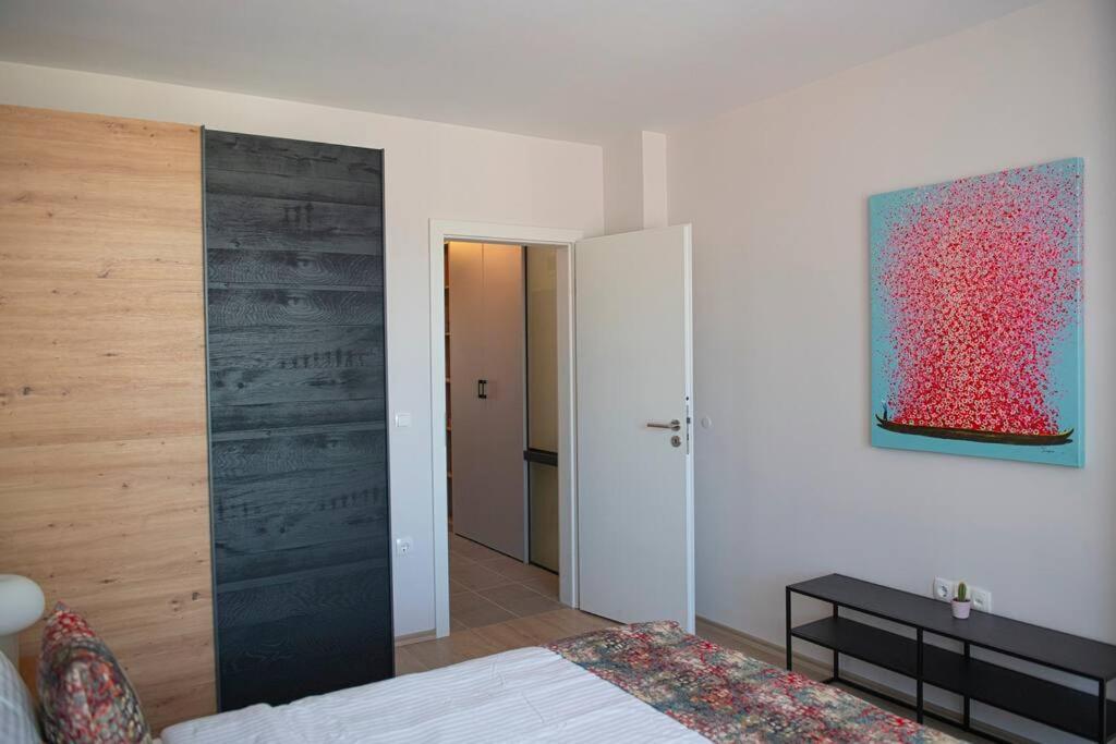Tokiyo: A Lovely City Center 2 Bedrooms Apartment With Private Parking Sofia Bagian luar foto